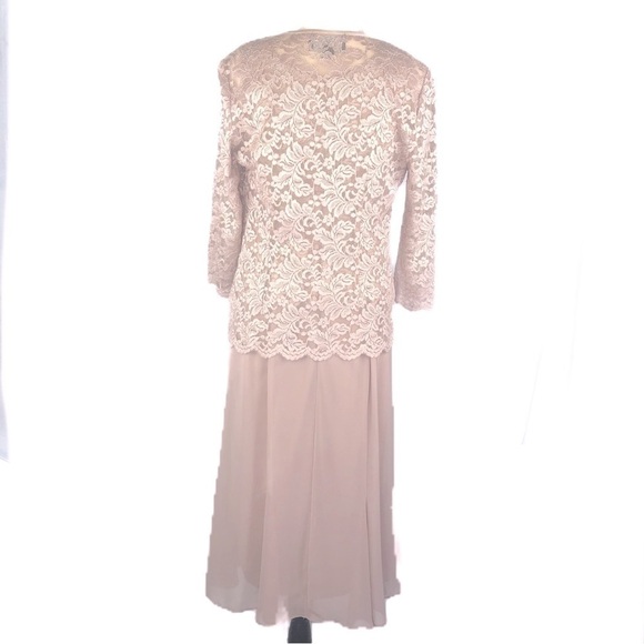ALEX EVENINGS (6P) Two piece taupe lace and chiffon dress - Picture 3 of 14